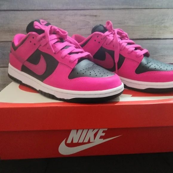 Nike Dunk Low Womens - Picture 1 of 4
